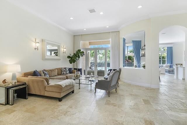 Property Photo: 11057 Brandywine Lake Way FL 33437