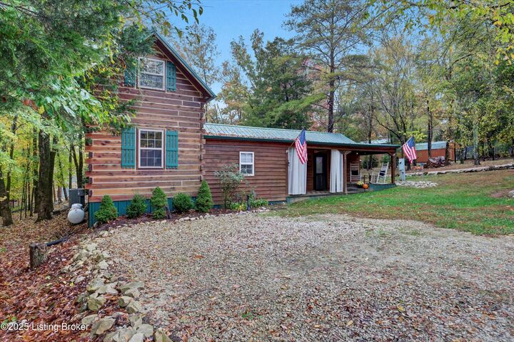 Property Photo: 664 Pine Hurst Bay KY 42726