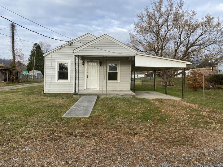 Property Photo:  139 Calhoun St  WV 24910 