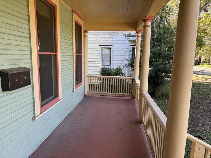 Property Photo:  844 Cortlandt Street  TX 77007