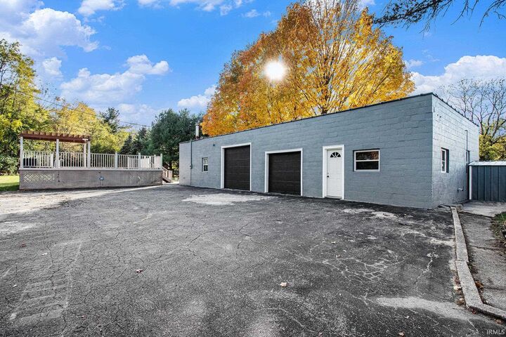 Property Photo: 14334 Dragoon Trail IN 46544-6818