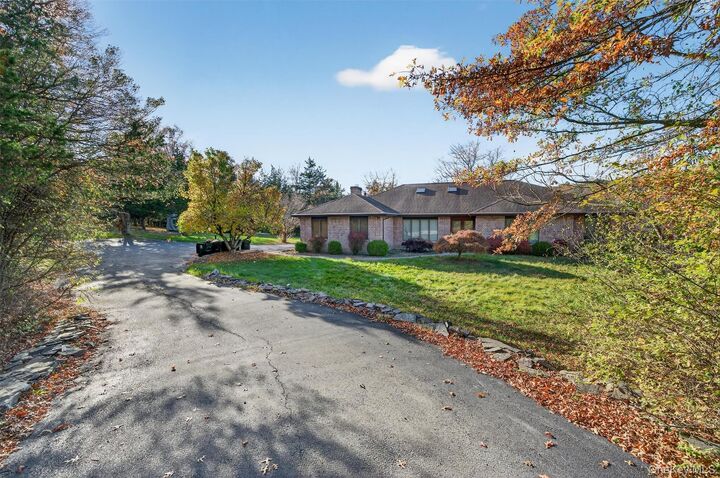 Property Photo:  220 Oxford Road  NY 10918