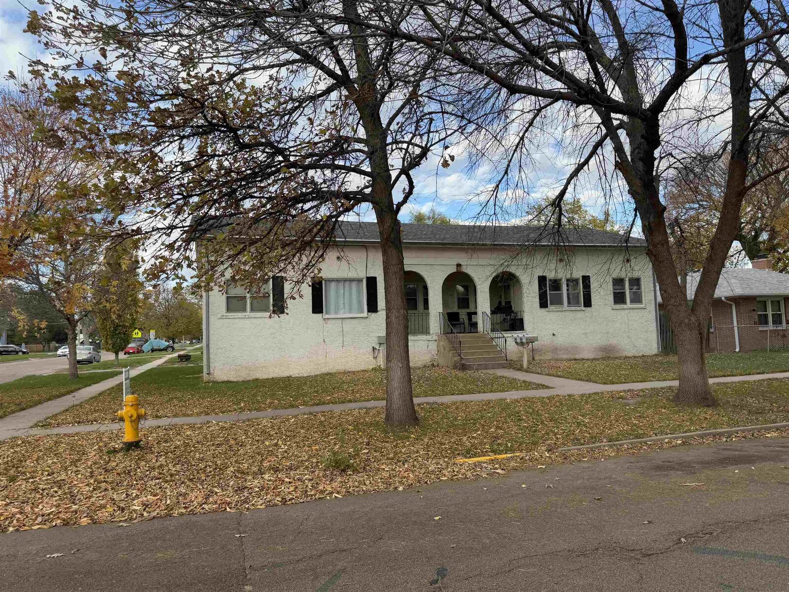 Property Photo:  619-621-623 W 1st  NE 69101 