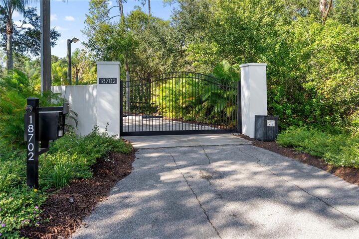 Property Photo:  18702 69th Avenue E  FL 34211