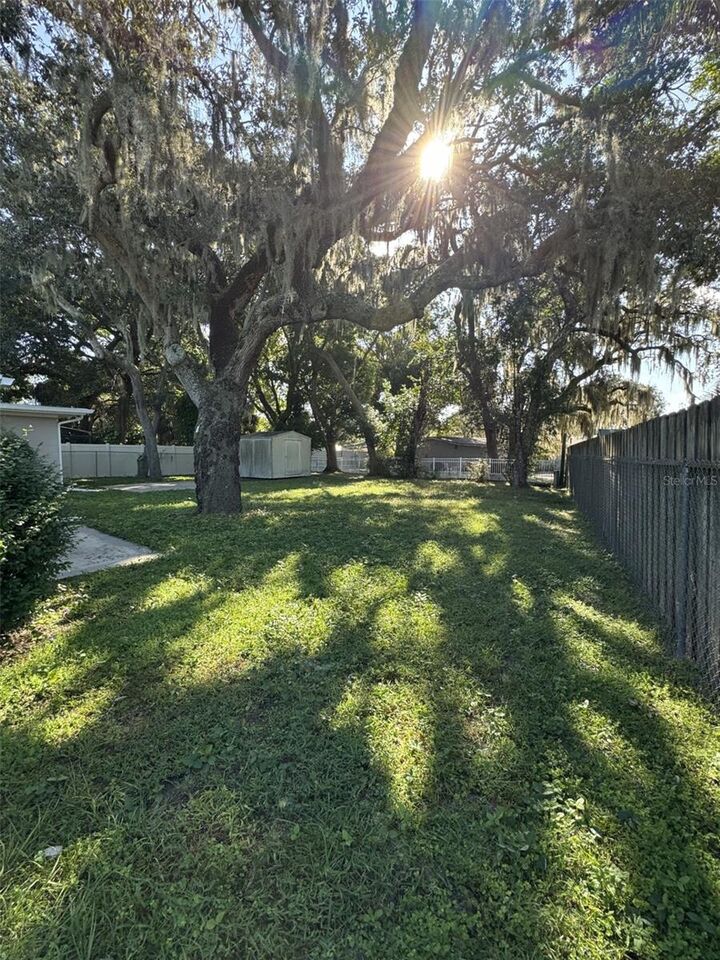 Property Photo:  518 Oak Lane  FL 32751