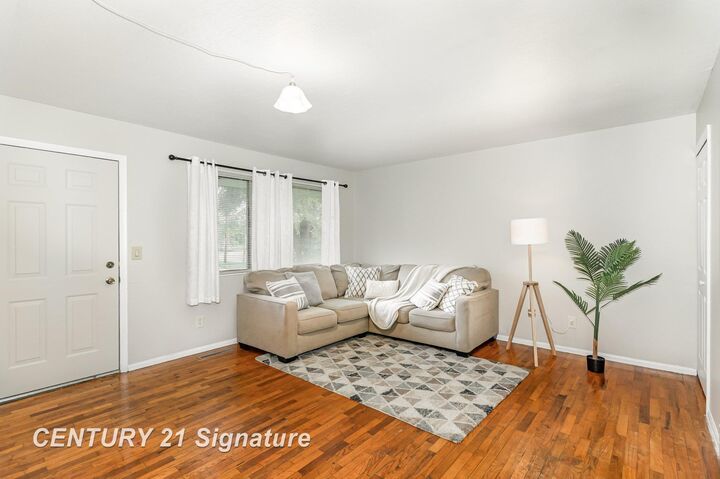 Property Photo: 996 Athens Road MI 48601