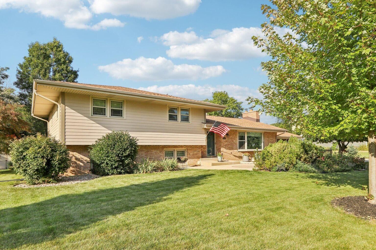 Property Photo:  15300 Fieldstone Dr  WI 53005 