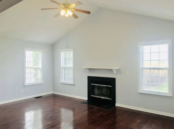 Property Photo:  106 Chesterfield Court 106  IL 60914