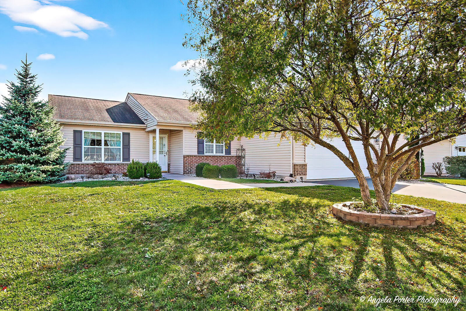 Property Photo: 806 Madison Avenue IL 60050