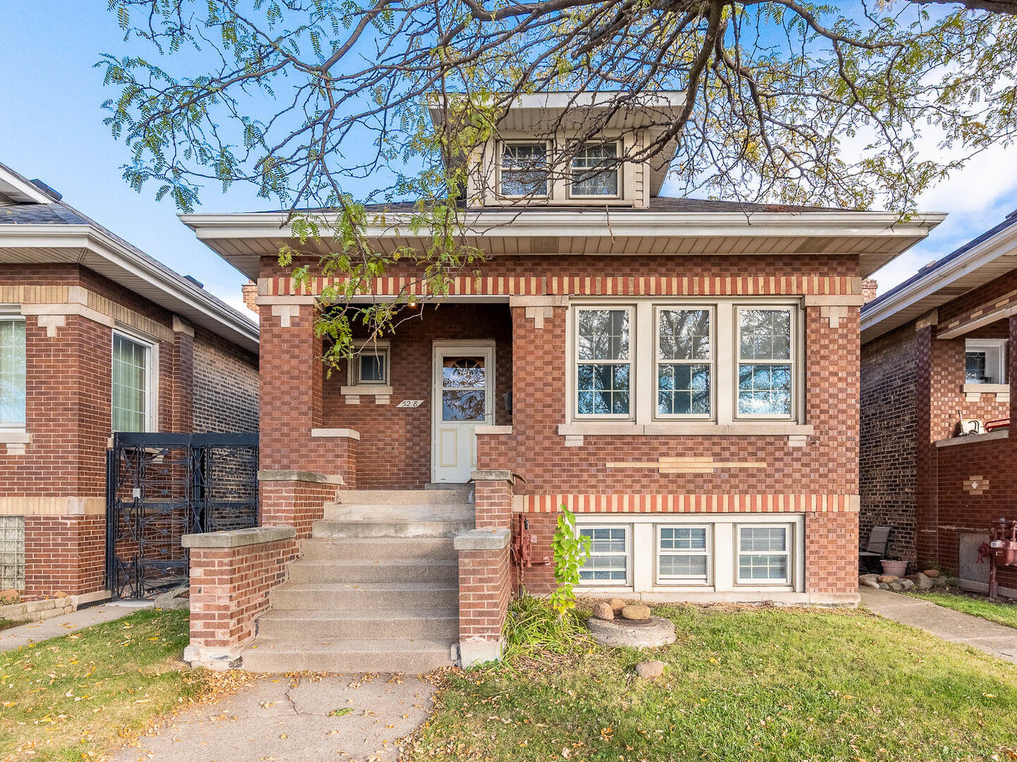 Property Photo: 5218 W 55th Street IL 60638