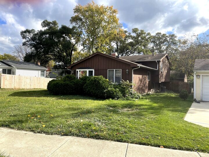 215 W Naperville Road  Westmont IL 60559 photo