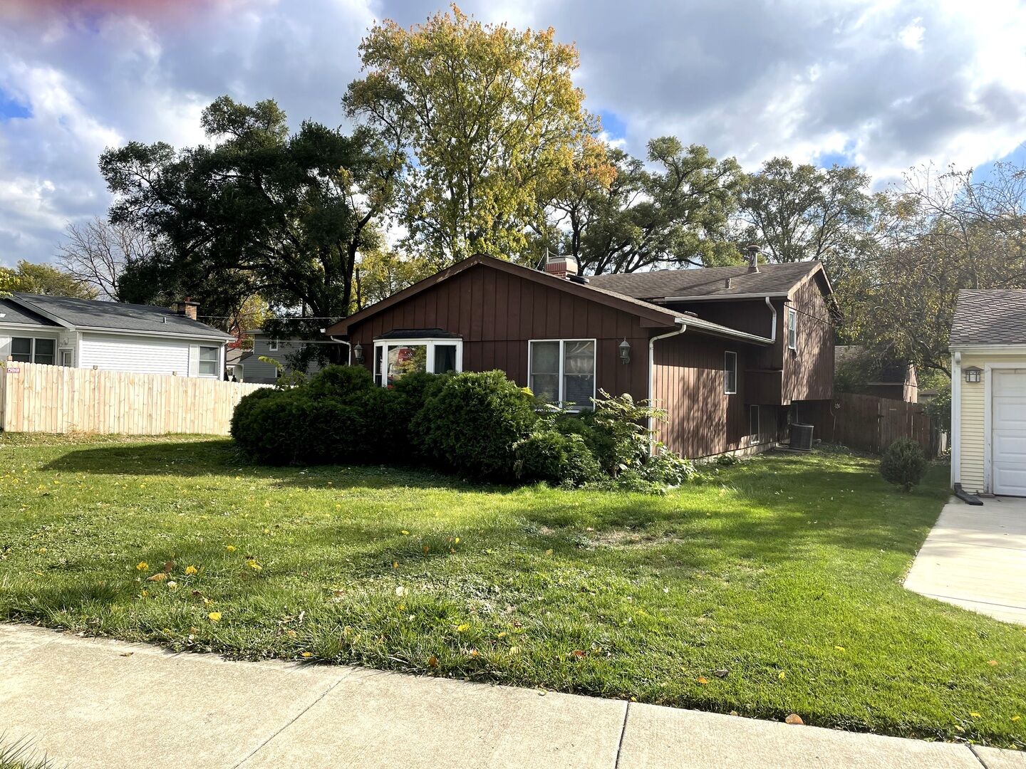 Property Photo:  215 W Naperville Road  IL 60559