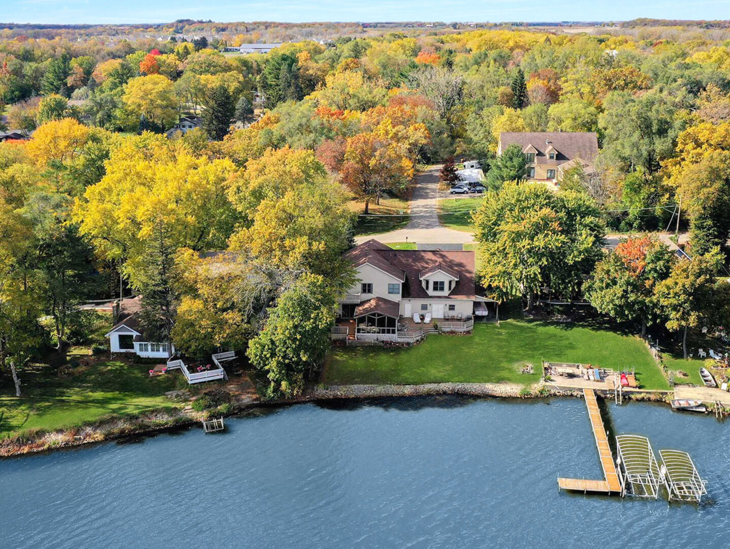 Property Photo:  5012 W Lake Shore Drive  IL 60097