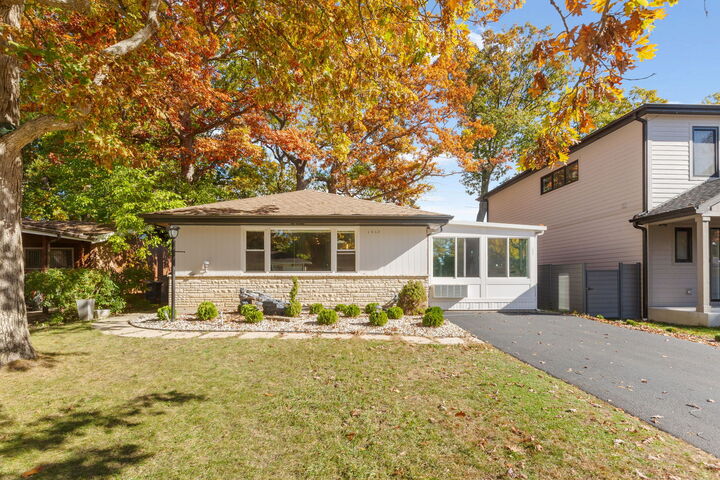 1013 Longaker Road  Northbrook IL 60062 photo