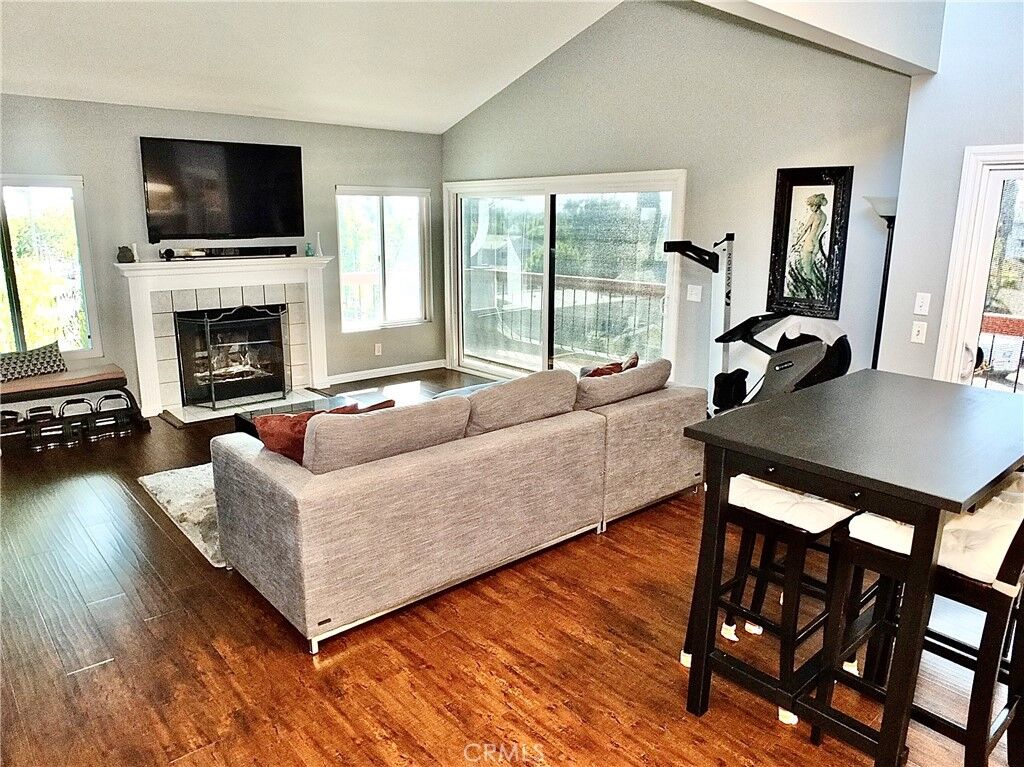 Property Photo:  3600 E 4th 305  CA 90814 