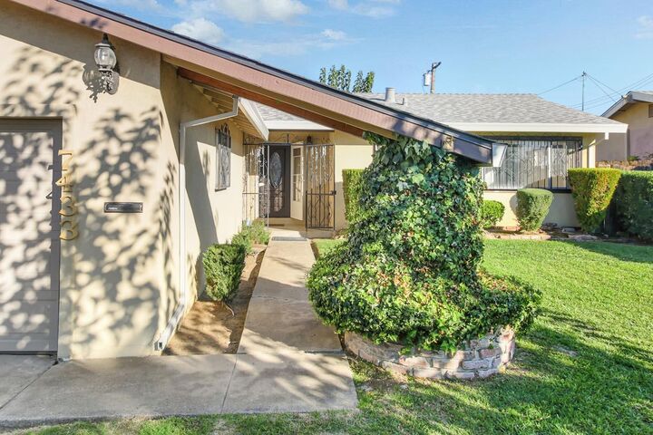 Property Photo:  7433 Troon Way  CA 95822