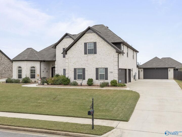 Property Photo:  13384 Chapel Hill Lane  AL 35613