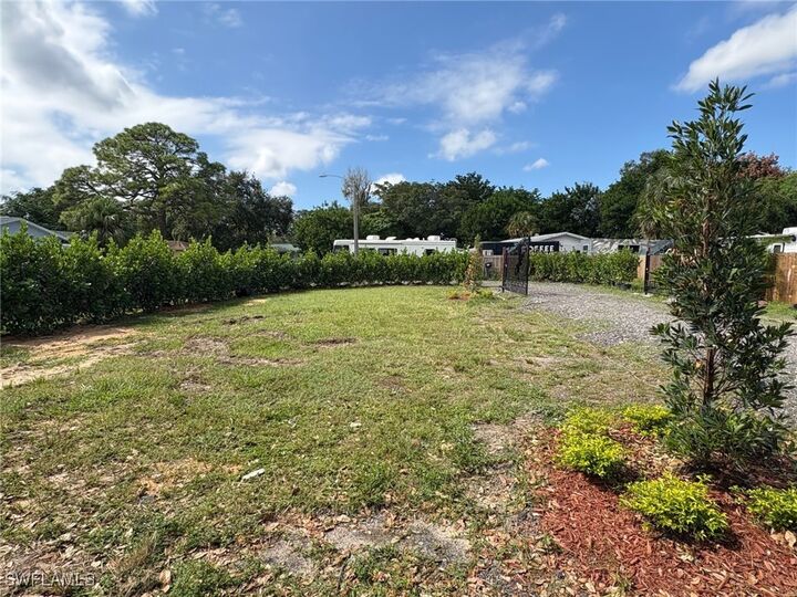 Property Photo:  418 Cactus Circle  FL 33936