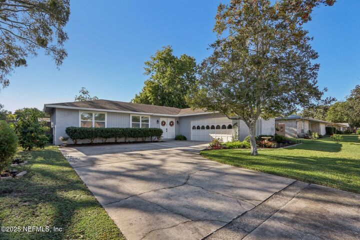 Property Photo: 2362 Gabriel Drive FL 32073