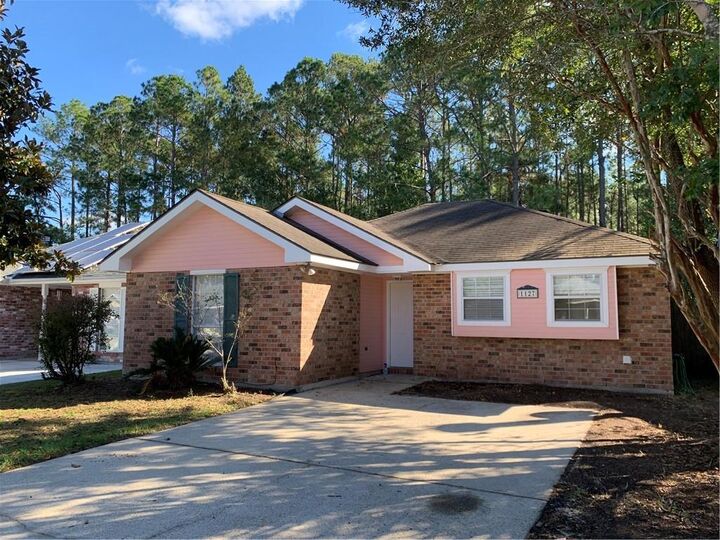 Property Photo: 1127 Rose Meadow Loop LA 70460