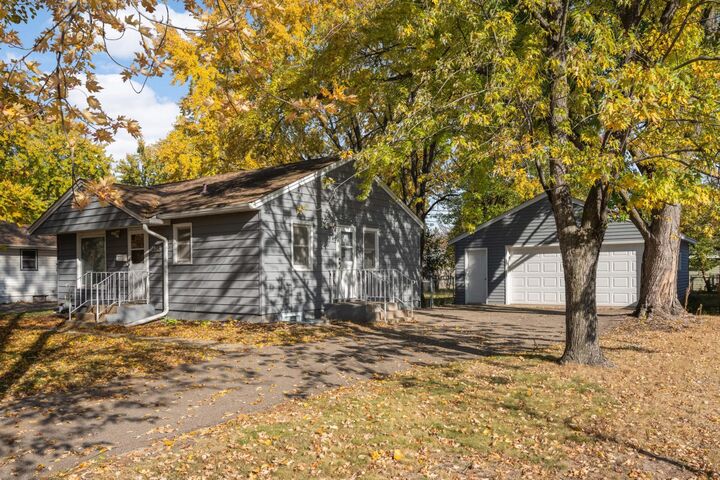 Property Photo:  6724 Scott Avenue N  MN 55429 