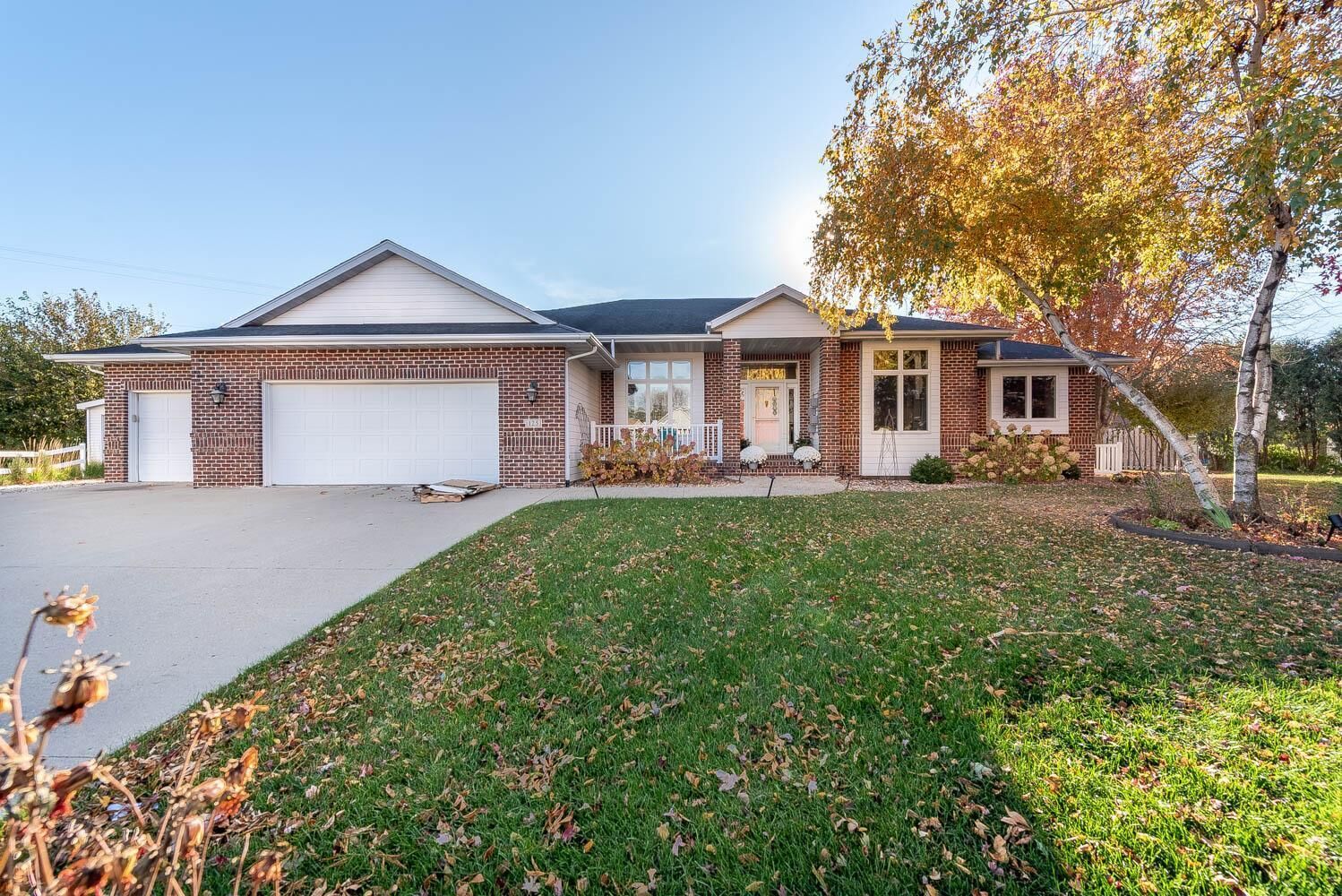 Property Photo:  125 Thissen Court  MN 56001 