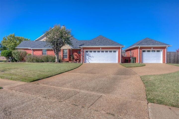 Property Photo:  1984 Bayou Bend Drive  LA 71111 