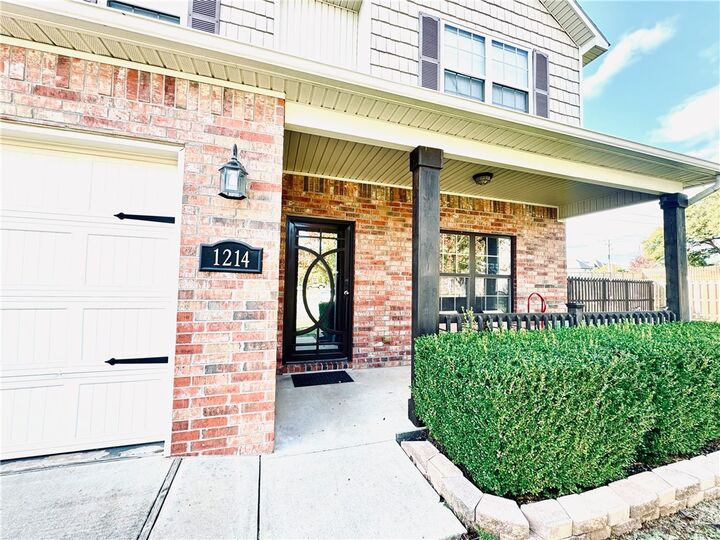 Property Photo: 1214 Queensbury Street AR 72745