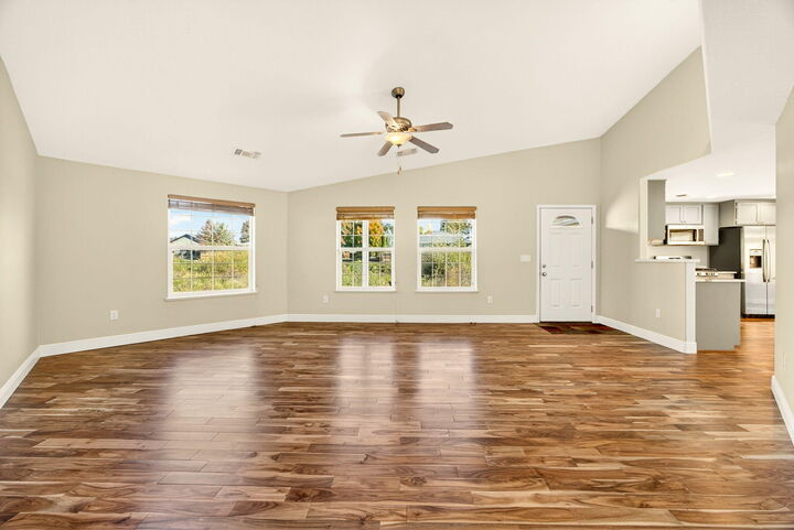 Property Photo:  826 Crystal Drive  OR 97524