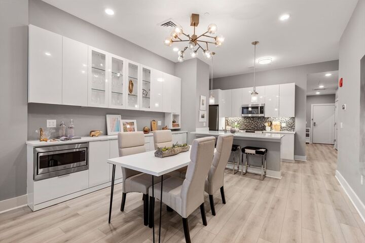 Property Photo:  121-127 Portland Street 202  MA 02114 