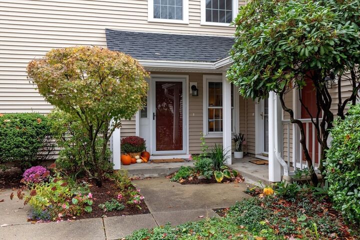 Property Photo:  175 Tyson Commons 175  MA 02184 