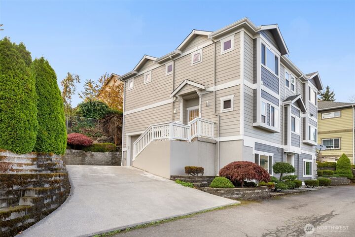 3322 S Holly Street  Seattle WA 98118 photo