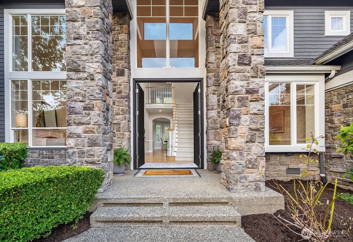 Property Photo: 26730 SE 12th Way WA 98075