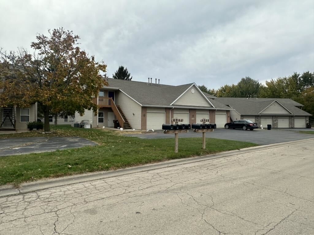 Property Photo:  4946 Pine Meadow Parkway  IL 61111 