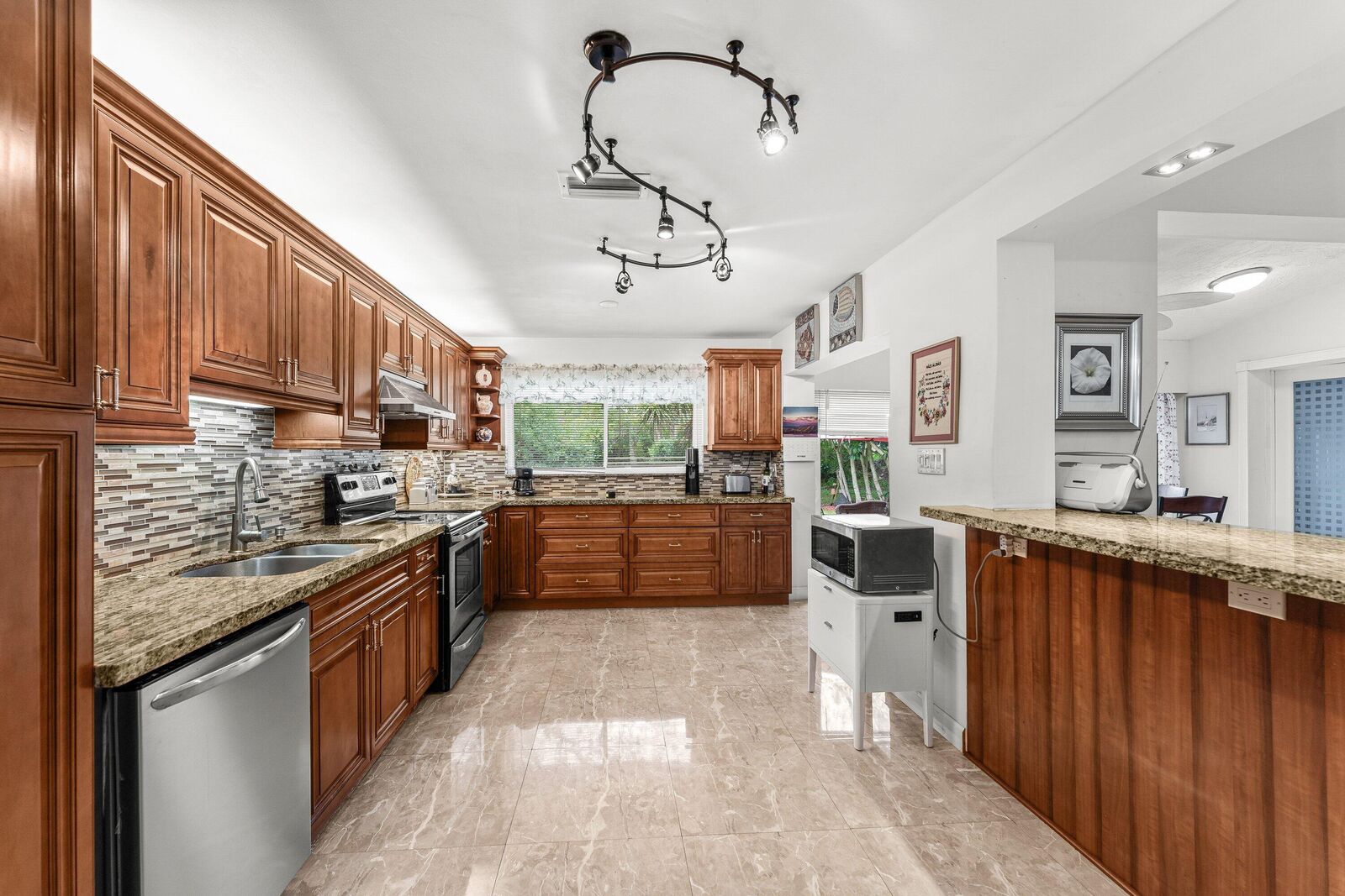 Property Photo:  6989 Quince Lane  FL 33467 