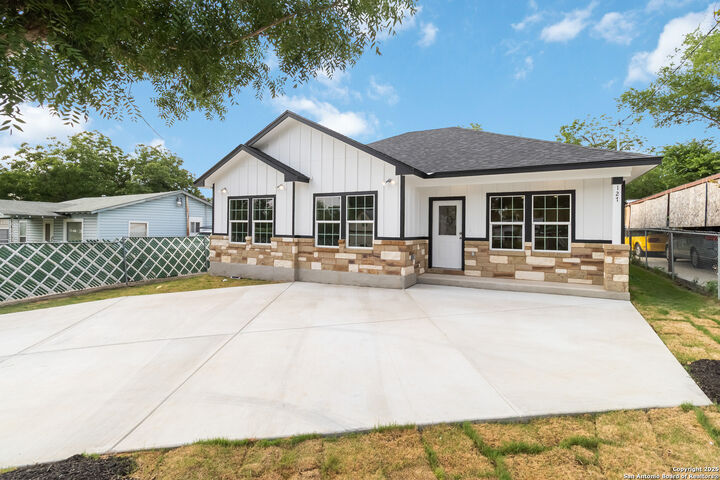 Property Photo:  127 Hopi  TX 78211