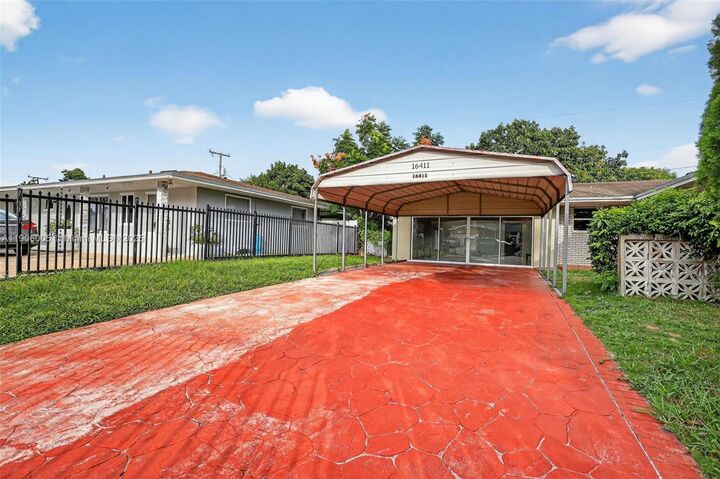 Property Photo: 16411 SW 101st Ave FL 33157
