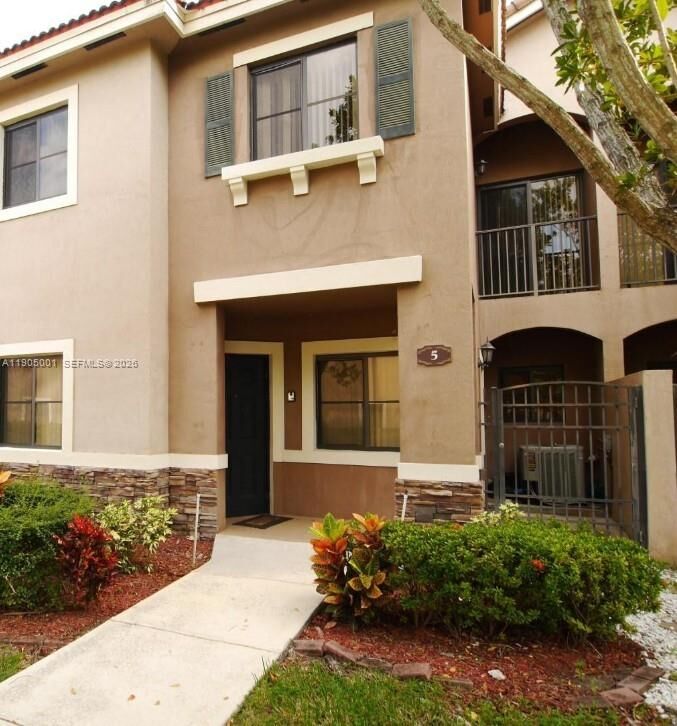 Property Photo:  22911 SW 88th Pl 5-21  FL 33190 