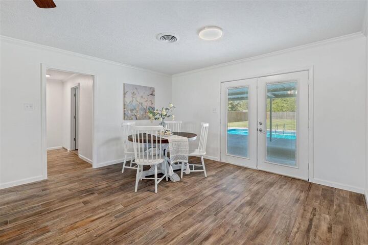 Property Photo:  724 N Huval Street N  LA 70611 