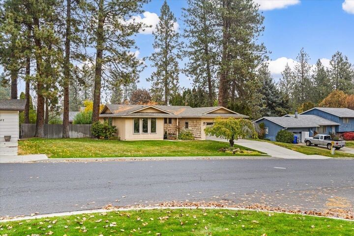 Property Photo: 5813 E 16th Ave WA 99212