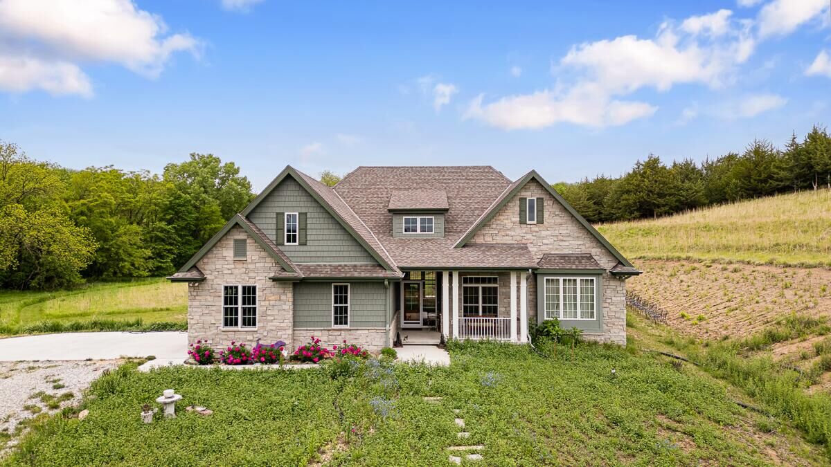 Property Photo:  1449 240th  Avenue  IA 51654 