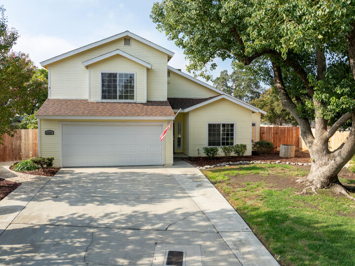 Property Photo: 2321 N Michael Street CA 93292