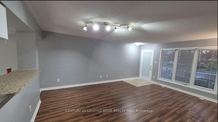 Photo de la propriété:  3335 Thomas Street 5  ON L5M 0P7