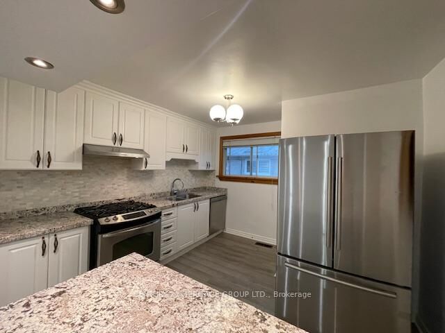 Photo de la propriété: 231 Blue Grass Boulevard ON L4C 3H1