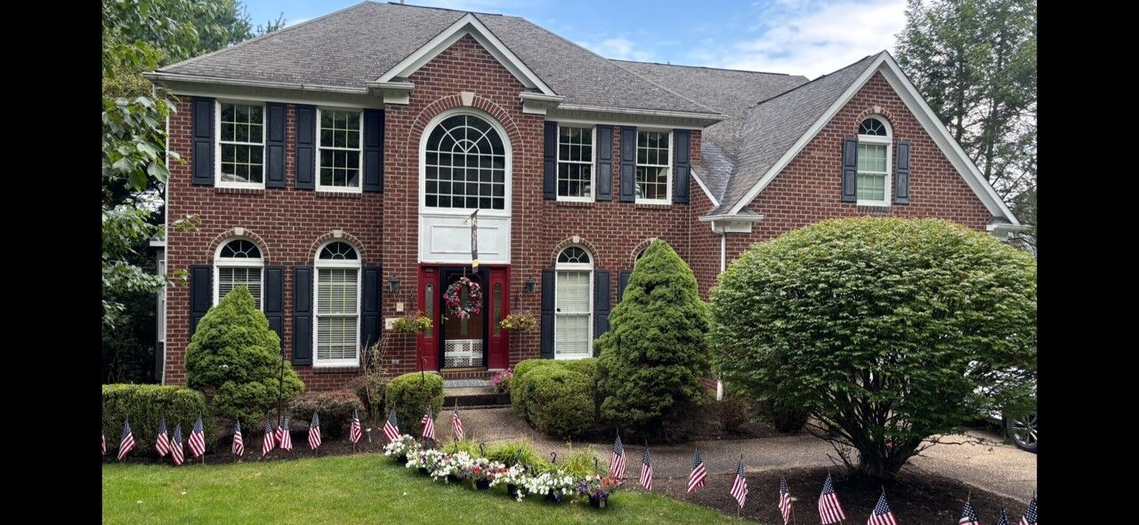 Property Photo: 1800 Scarlett Drive PA 15241