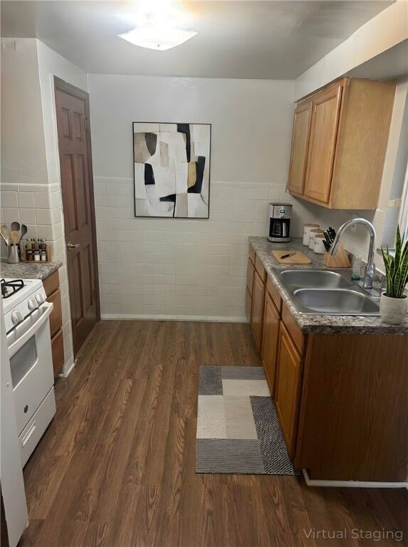 Property Photo:  350 Wylie Ave 1  PA 15025 