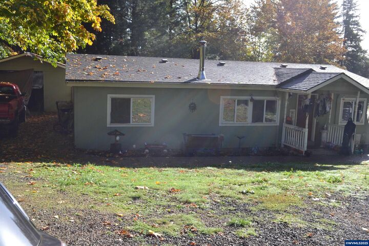 Property Photo: 340 7th St OR 97344