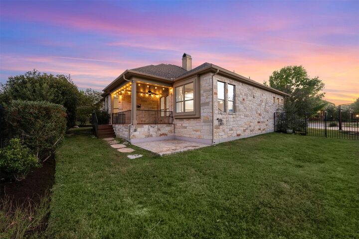 Property Photo: 103 Edinburgh Isle Court TX 78738