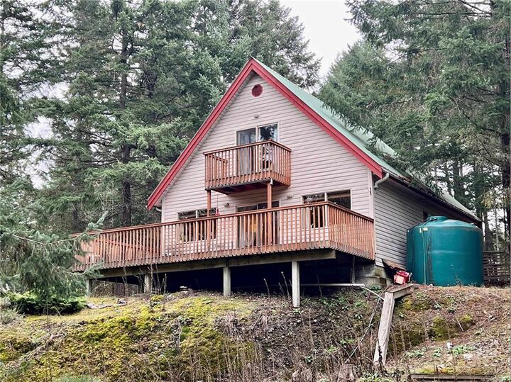 702 Charter Road — photo 1