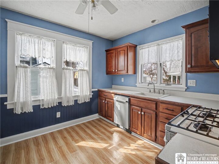 Property Photo:  9 Willowbrook Avenue  NY 14048 